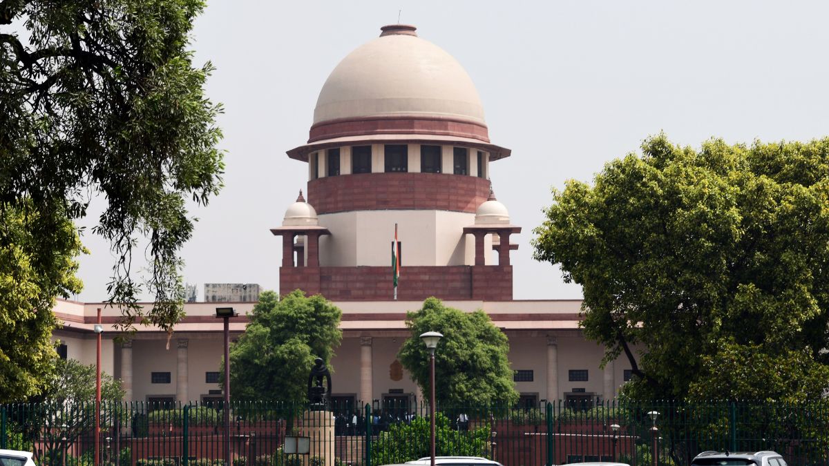 SC Overturns Bombay HC's Order To Acquit DU Professor Saibaba, 5 Others ...